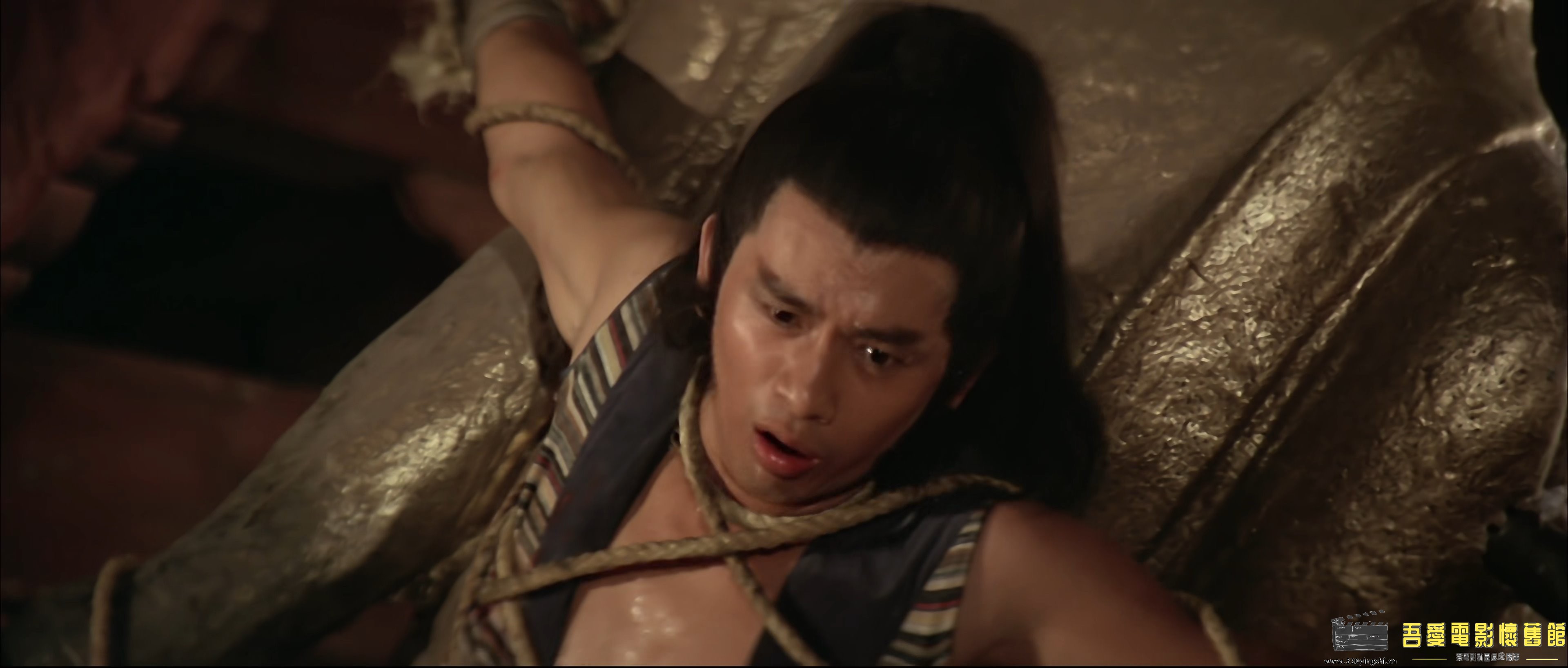 叉手.4K.国语中字.WEB-DL.HEVC.AAC.mp4_snapshot_01.15.30_[2022.12.29_17.42.20].jpg