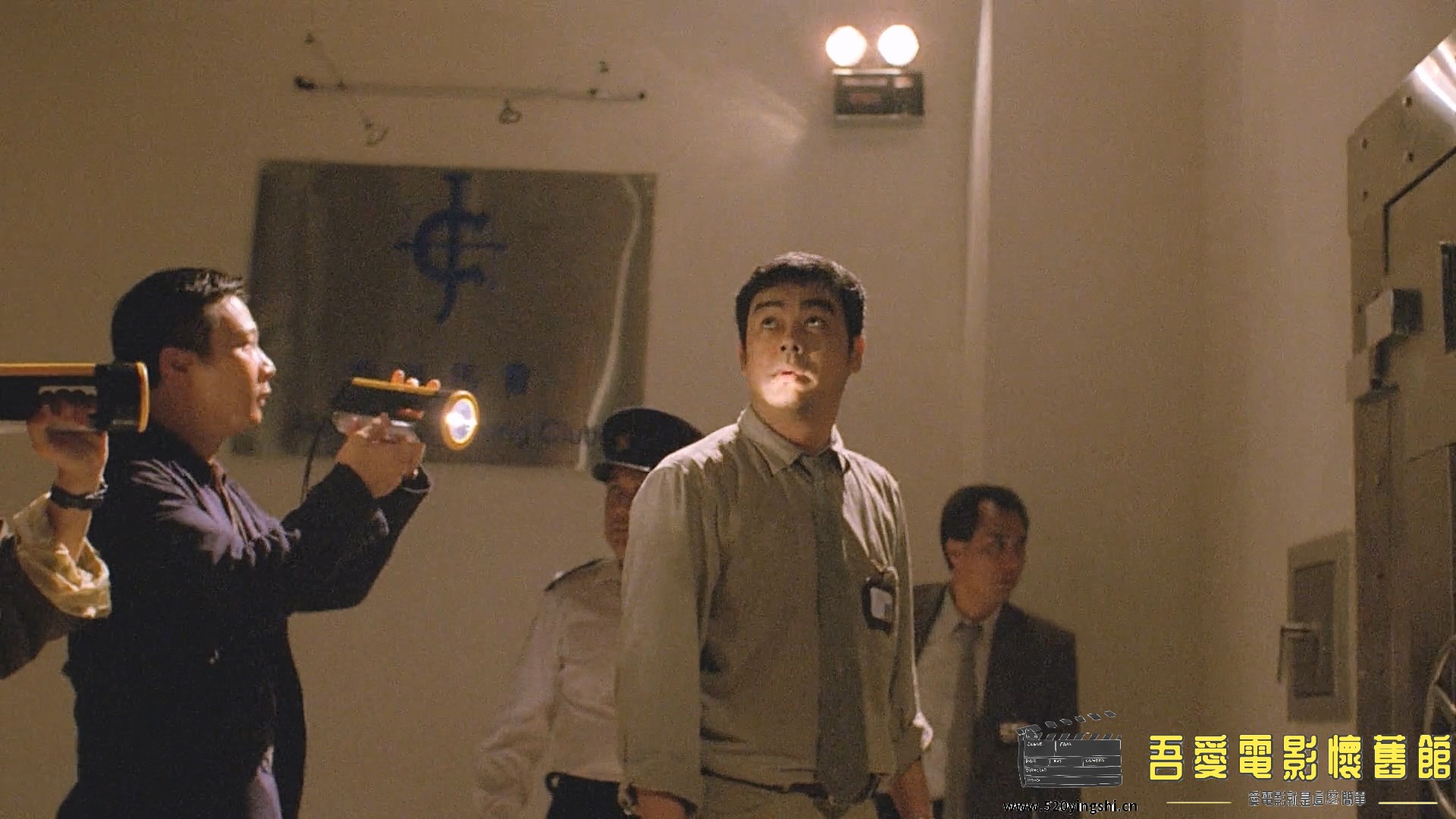 高度戒备.1997.BDRip.2AC3.HKFACT.mkv_20221228_122747.847.jpg