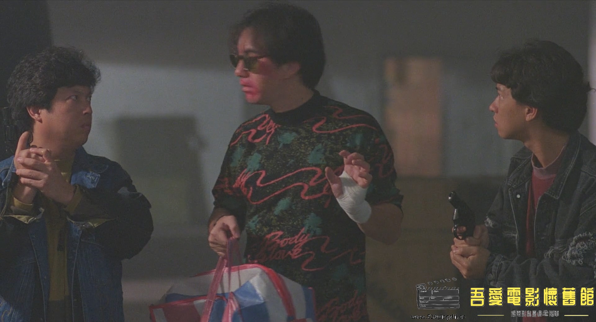 哗！英雄.1992.BDRip.3AC3.HKFACT.mkv_20221230_164404.347.jpg