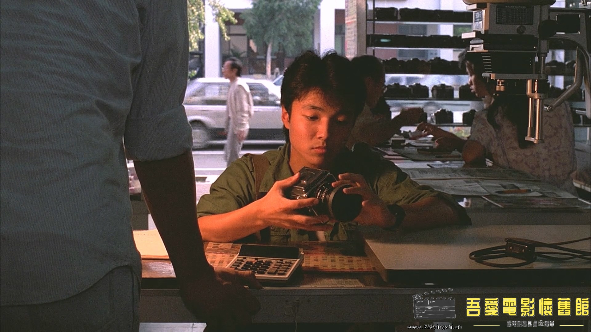 恐怖份子.1987.BDRip.AC3.HKFACT.mkv_20221230_211028.553.jpg
