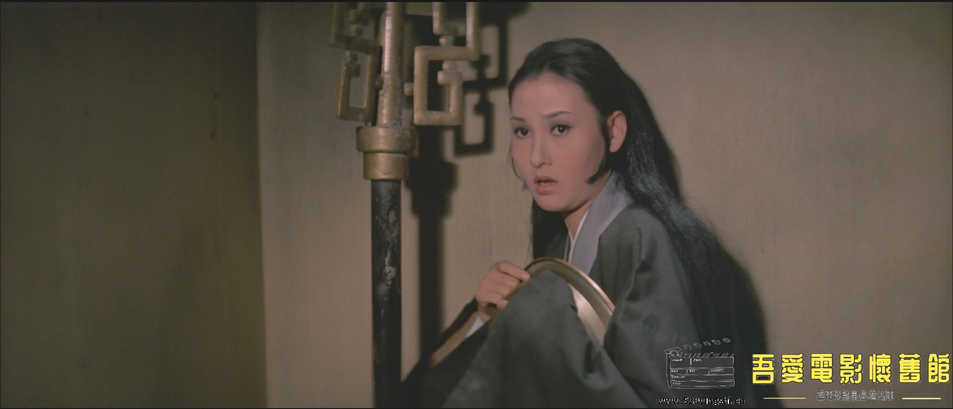 鬼屋丽人.1970.BDRip.The Enchanting Ghost.GBR.AC3.mkv_20230102_131209.810.jpg