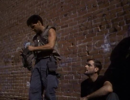 禁域魔怪.Creepozoids.1987.DVDRIP.avi_snapshot_00.06.07.807_[2023.01.05_21.27.00].jpg