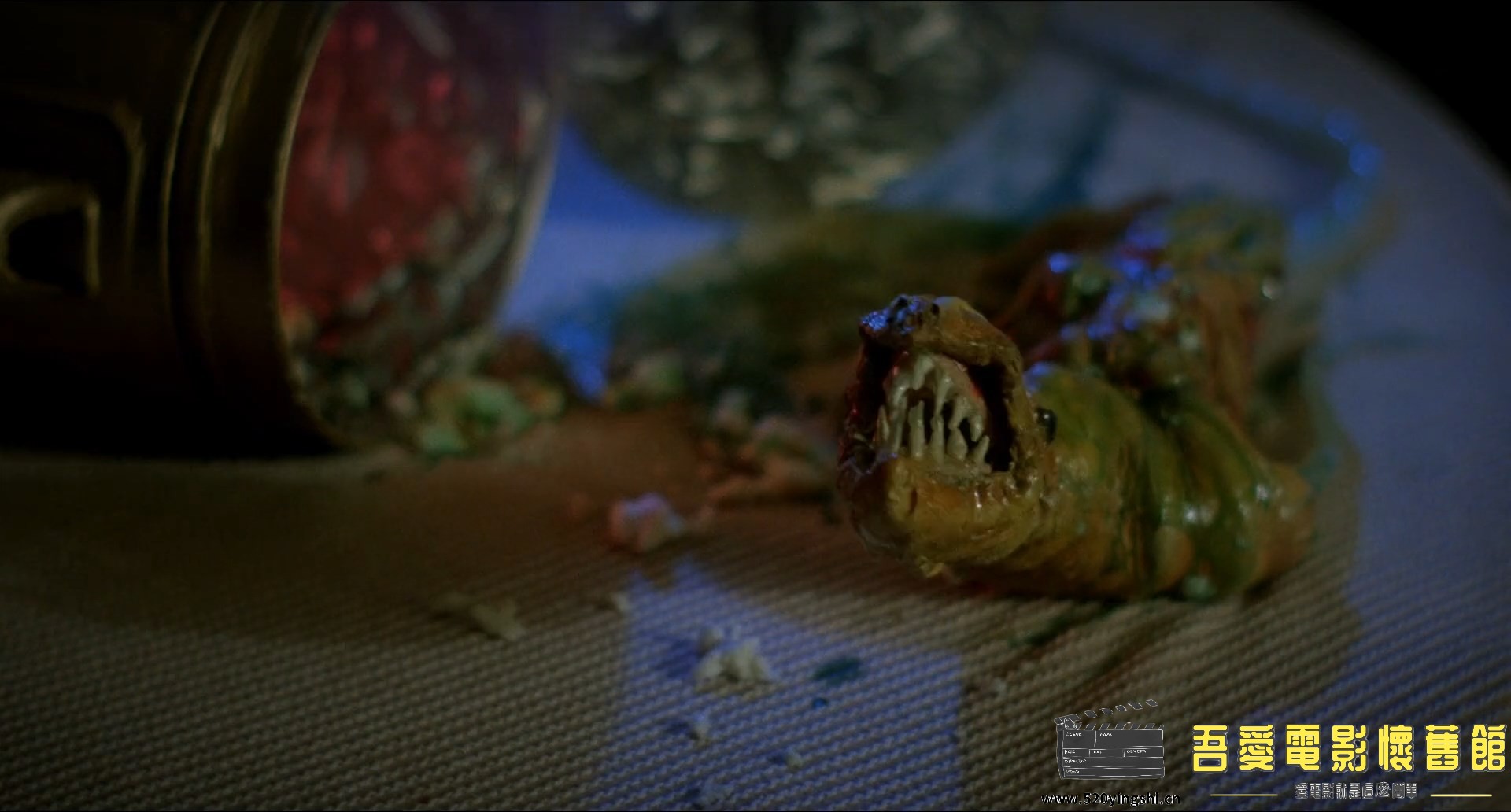 Biohazard.1985.1080p.BluRay.x264.国英双语.mkv_snapshot_00.42.01.084_[2023.01.14_.jpg