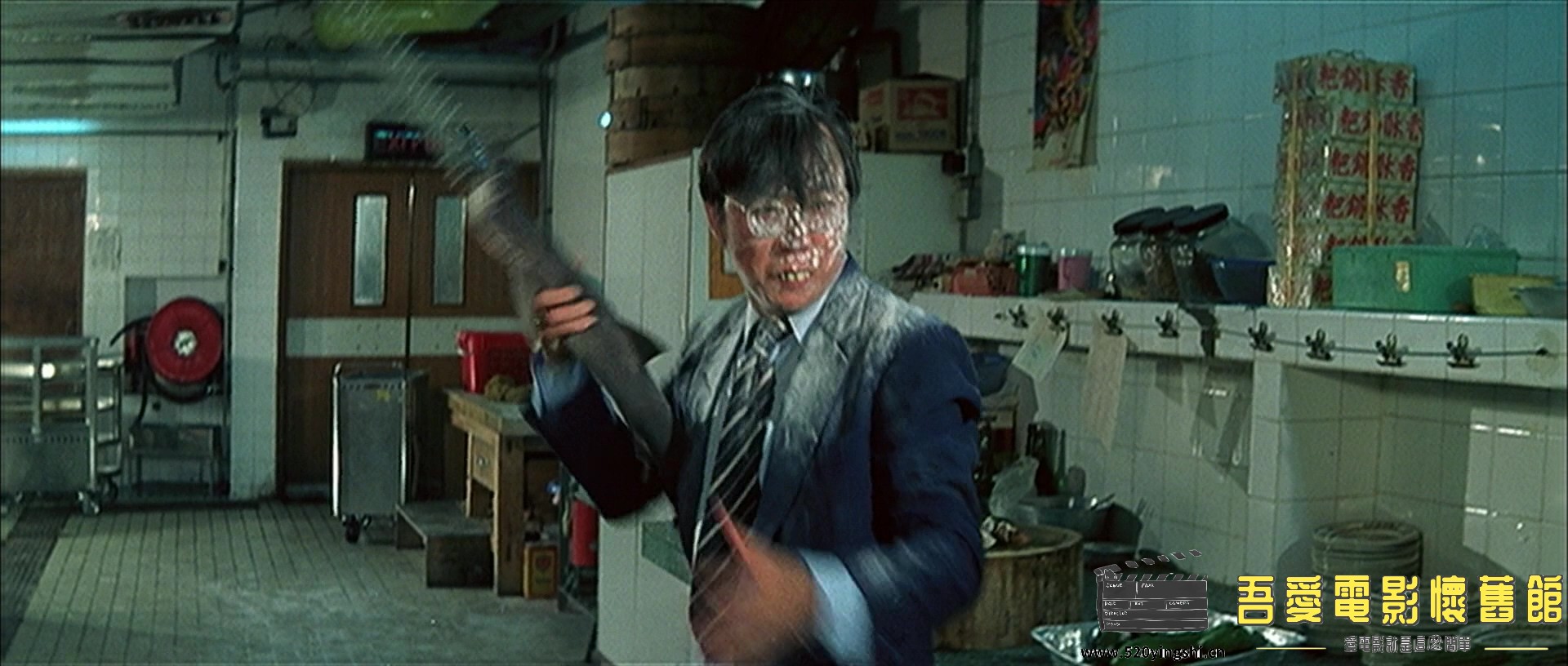半斤八两.1976.BDRip.The Private Eyes.HKG.2AC3.mkv_20230207_175208.012.jpg