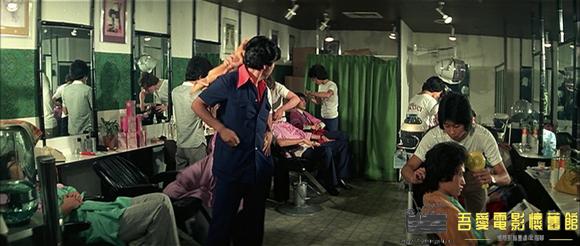 半斤八两.1976.BDRip.The Private Eyes.HKG.2AC3.mkv_20230207_175202.963.jpg