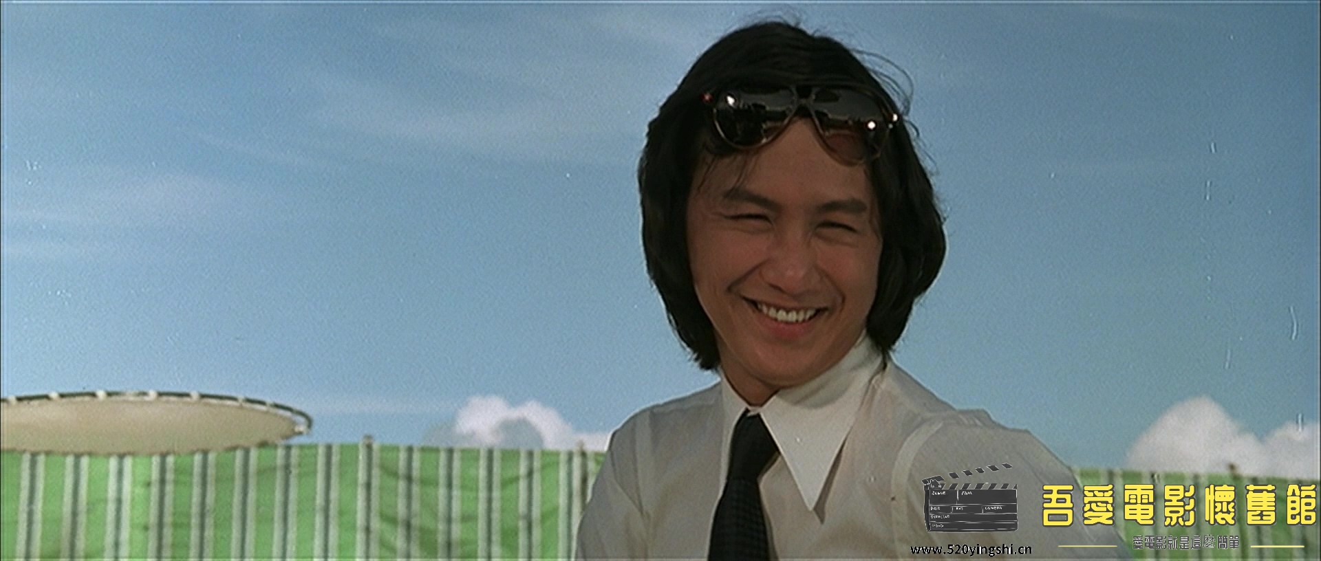 半斤八两.1976.BDRip.The Private Eyes.HKG.2AC3.mkv_20230207_175211.219.jpg