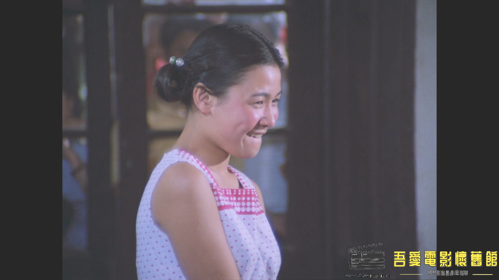 端盘子的姑娘.mp4_20230105_205241.271.jpg