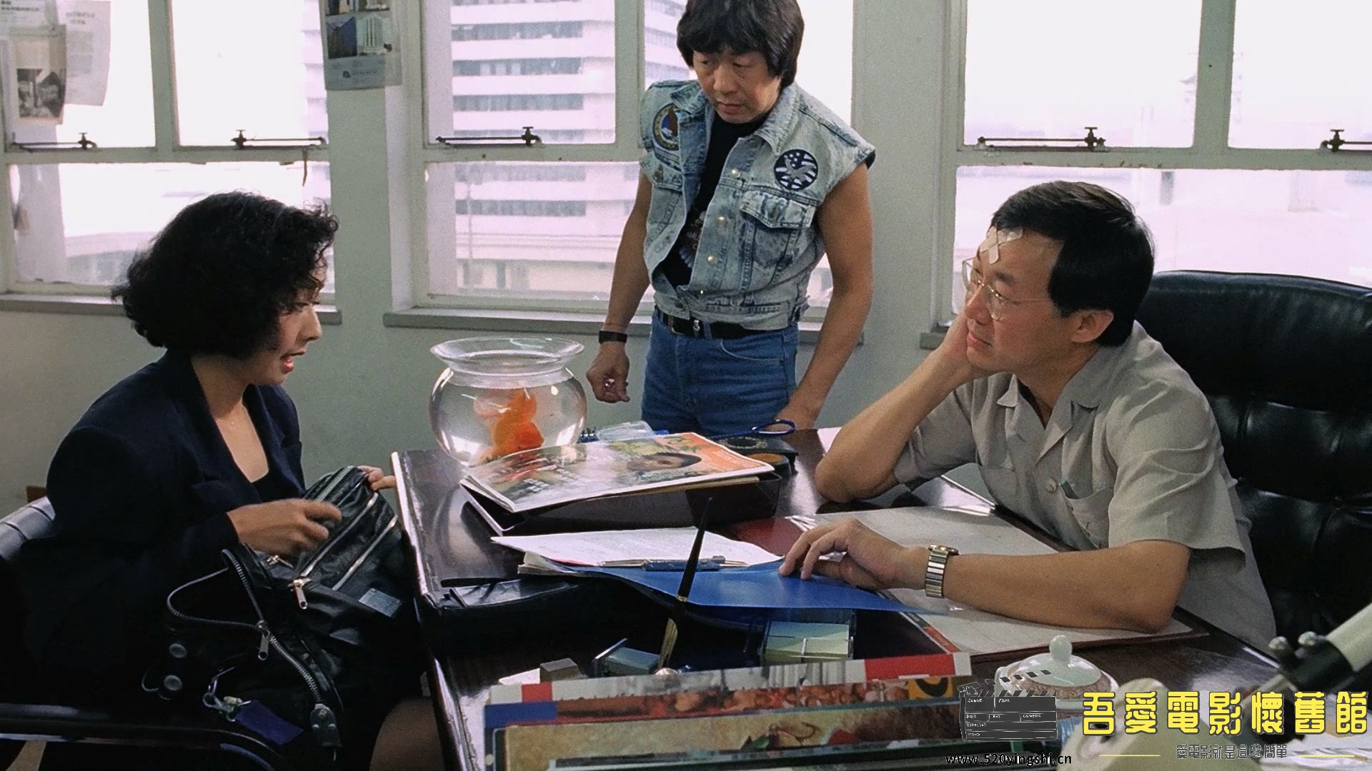 新半斤八两.1990.BDRip.Front Page.HKG.2PCM.mkv_20230225_110901.111.jpg