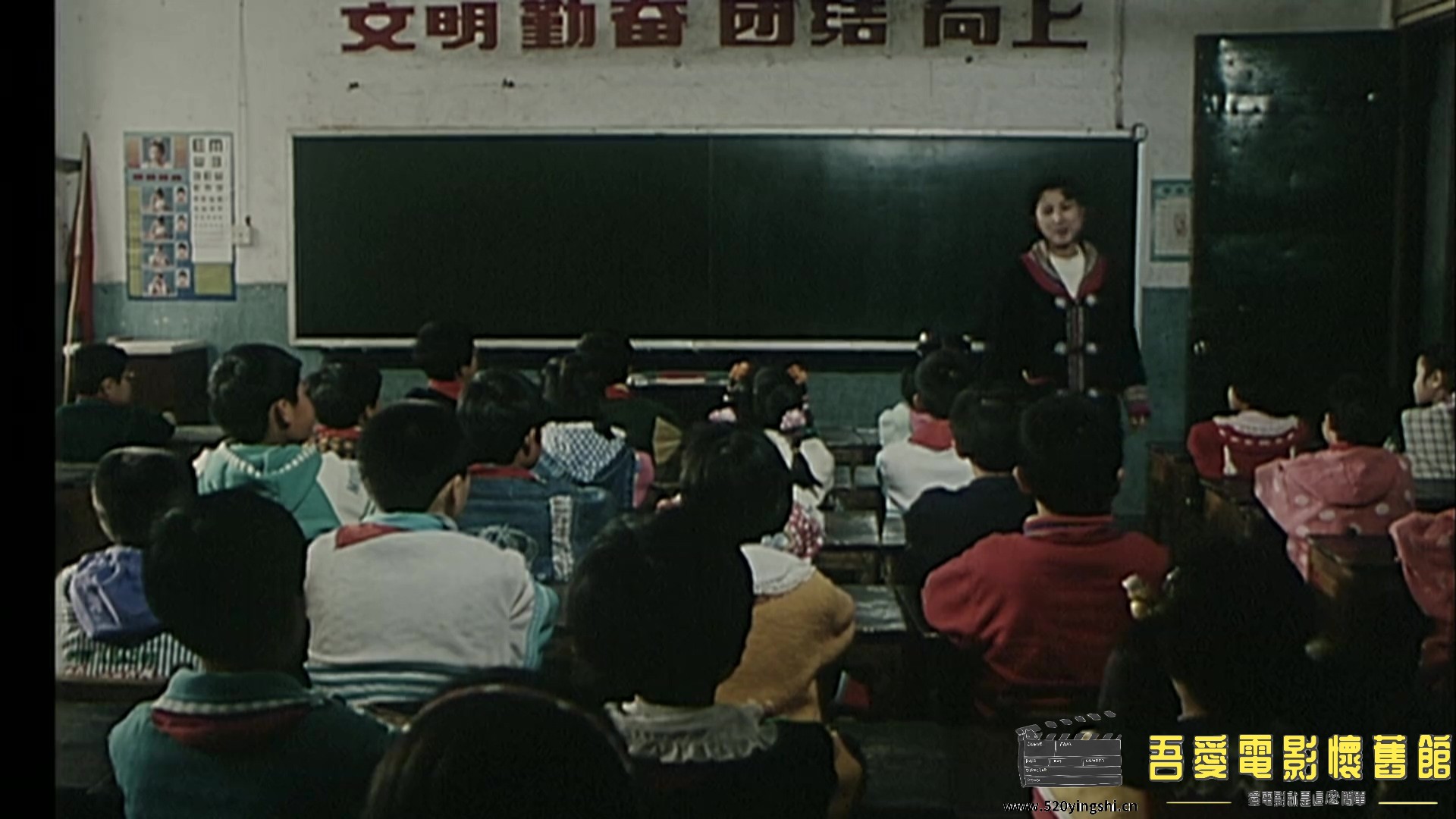 两个孩子和狗.mp4_20230428_125702.690.jpg