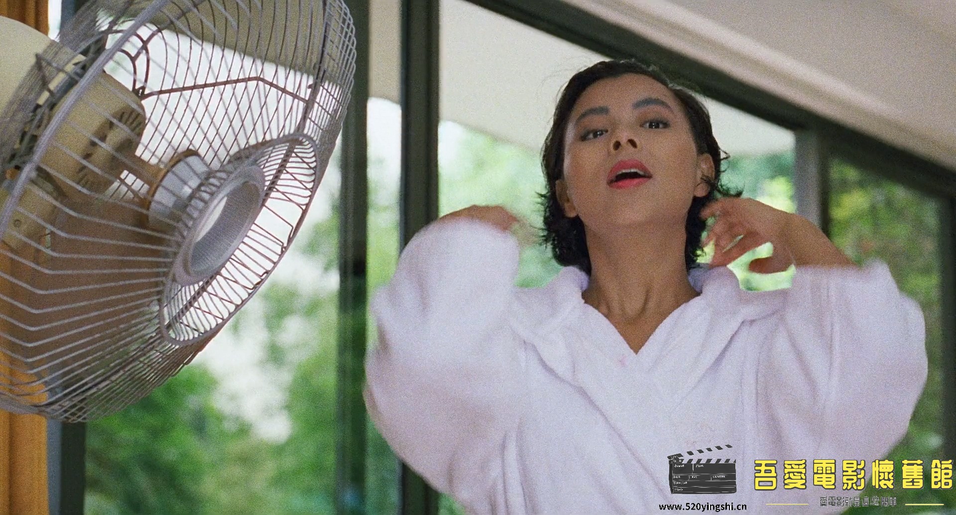 师姐大晒.Lady Reporter 1989 GBR BluRay 1080p x264 FLAC 2Audios-CMCT.mkv_20230727.jpg